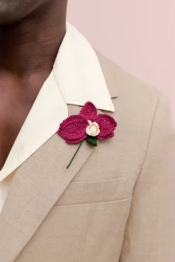 CROCHETED BROOCH