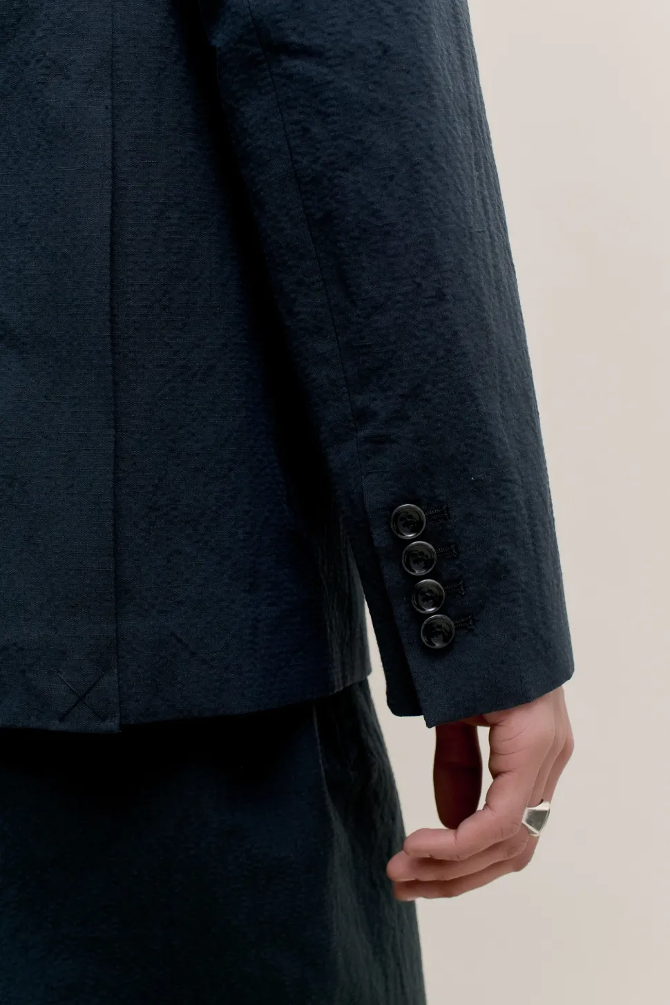 DOUBLE-BREASTED PEAK BLAZER