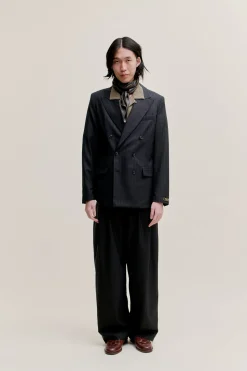 DOUBLE-BREASTED PEAK BLAZER