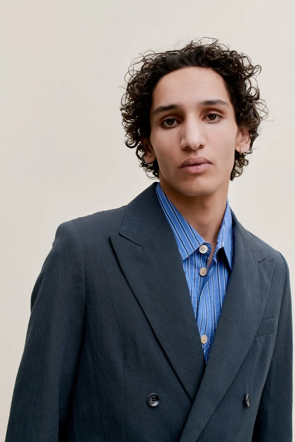 DOUBLE-BREASTED PEAK BLAZER