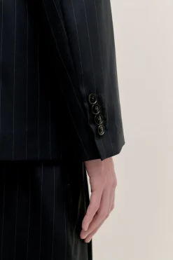 DOUBLE-BREASTED PEAK BLAZER
