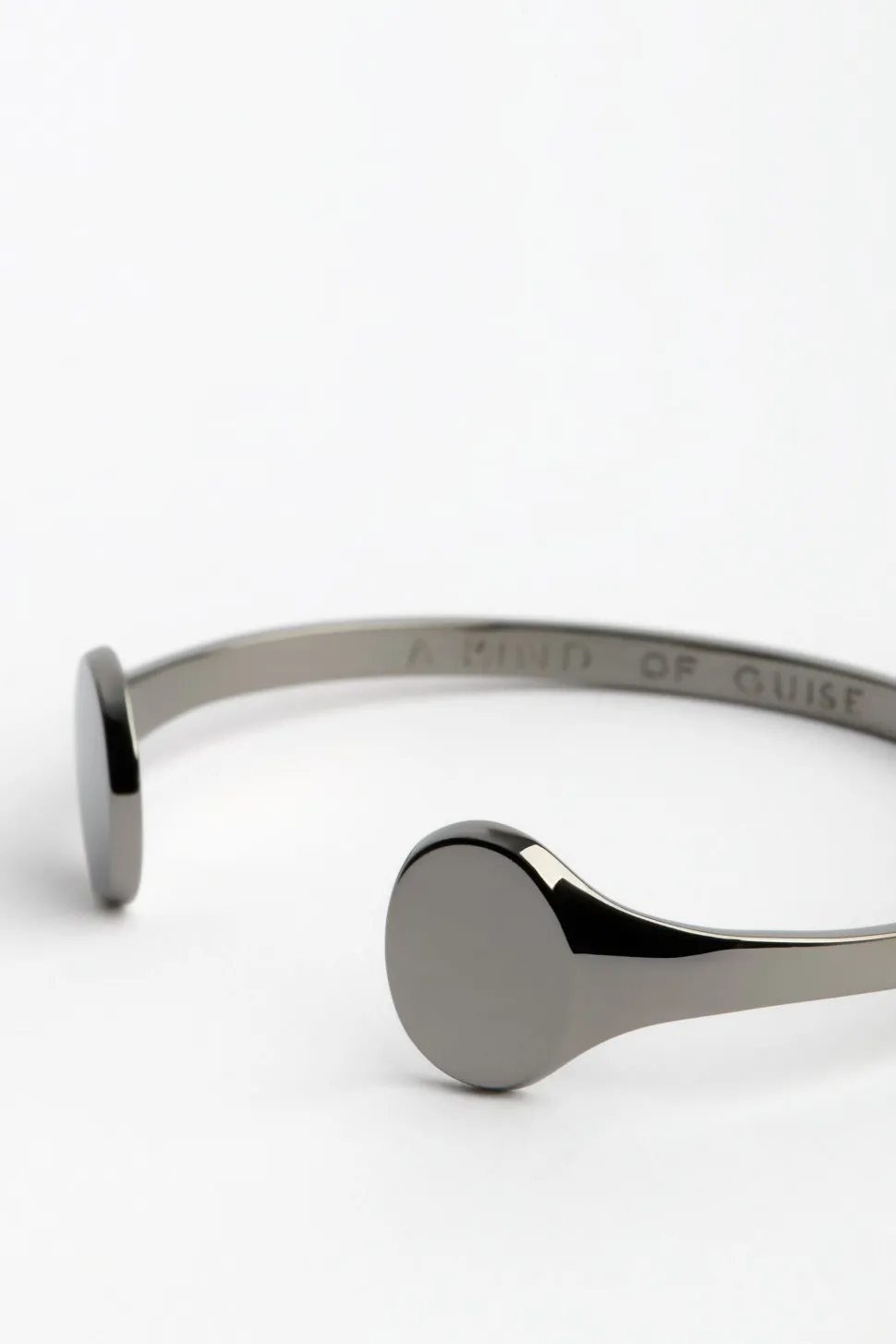 SIGNET BRACELET BLACK