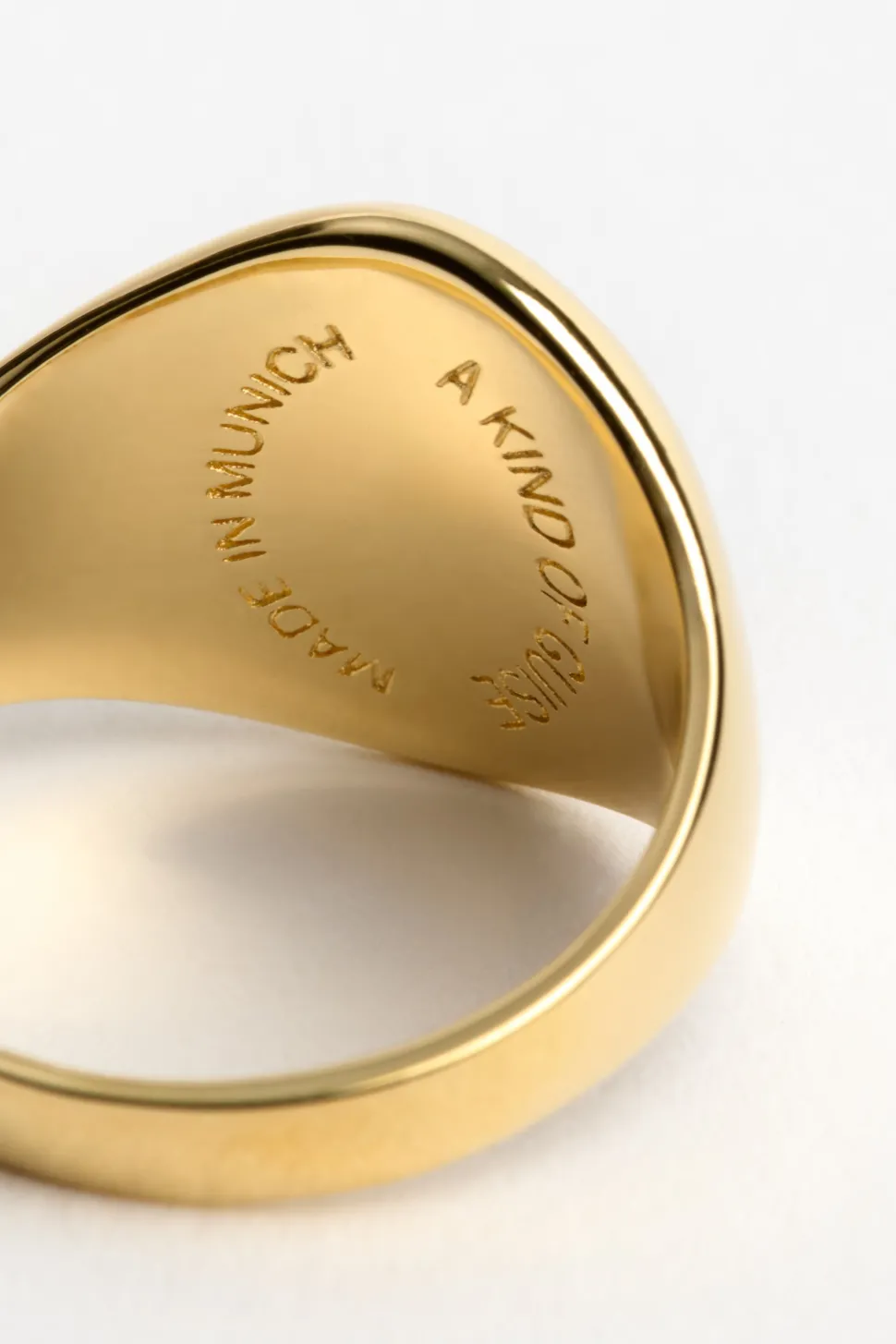 SIGNET RING GOLD