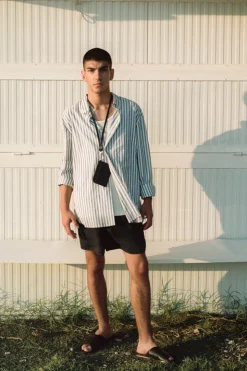 STRAPPED WALLET